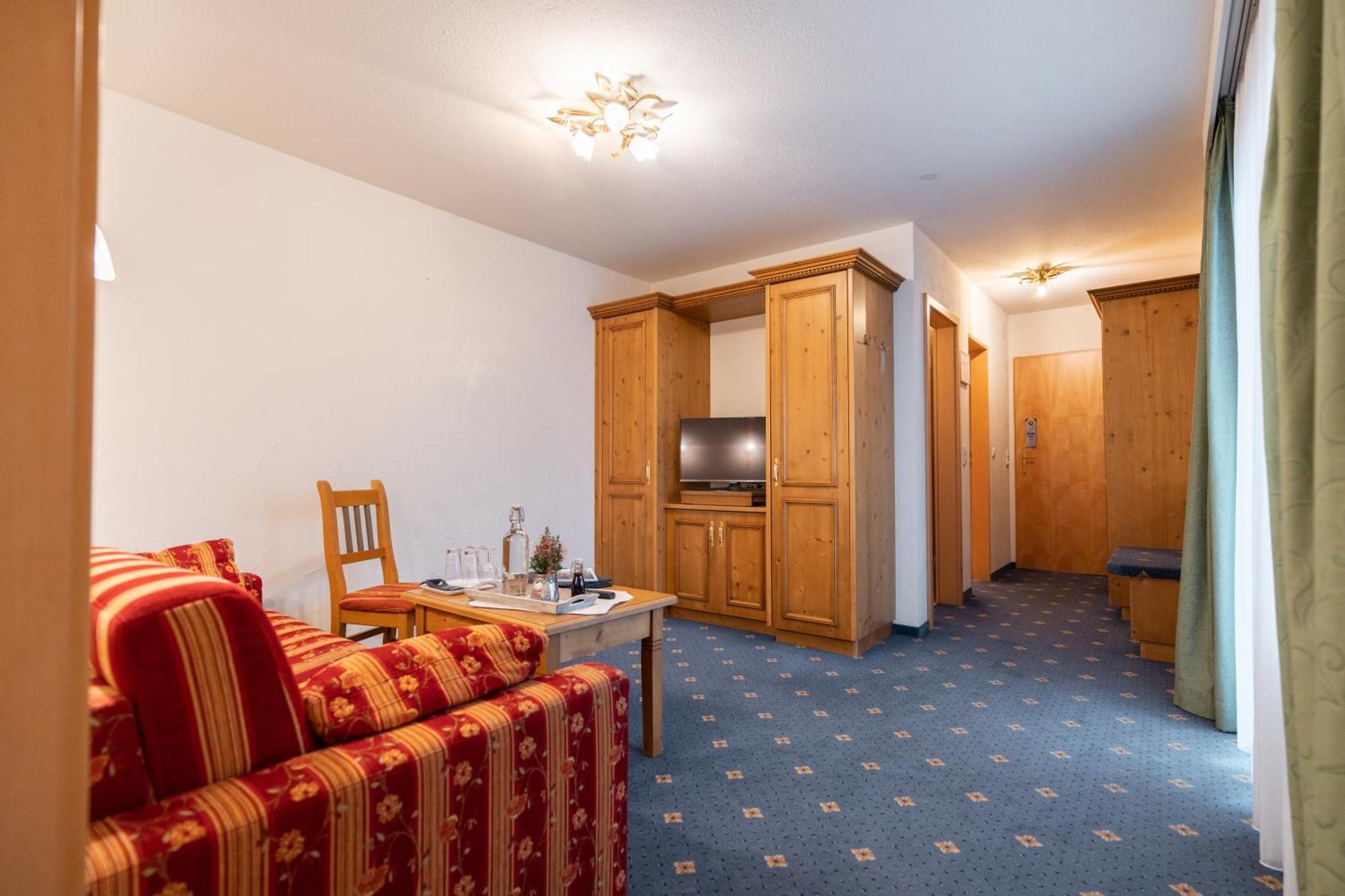 Haller'S Posthotel Riezlern Kültér fotó