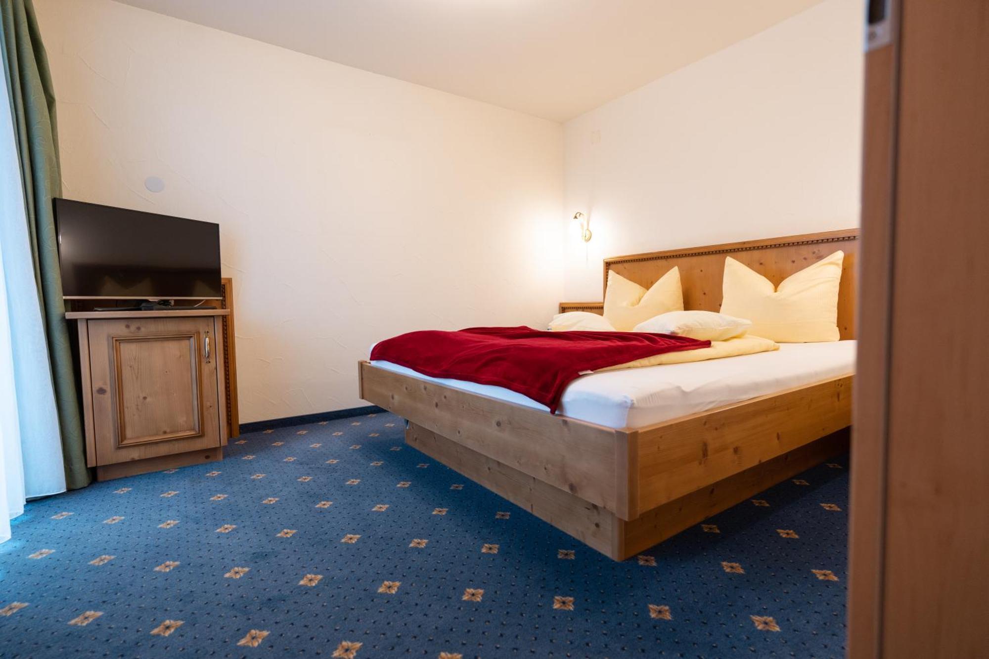 Haller'S Posthotel Riezlern Kültér fotó