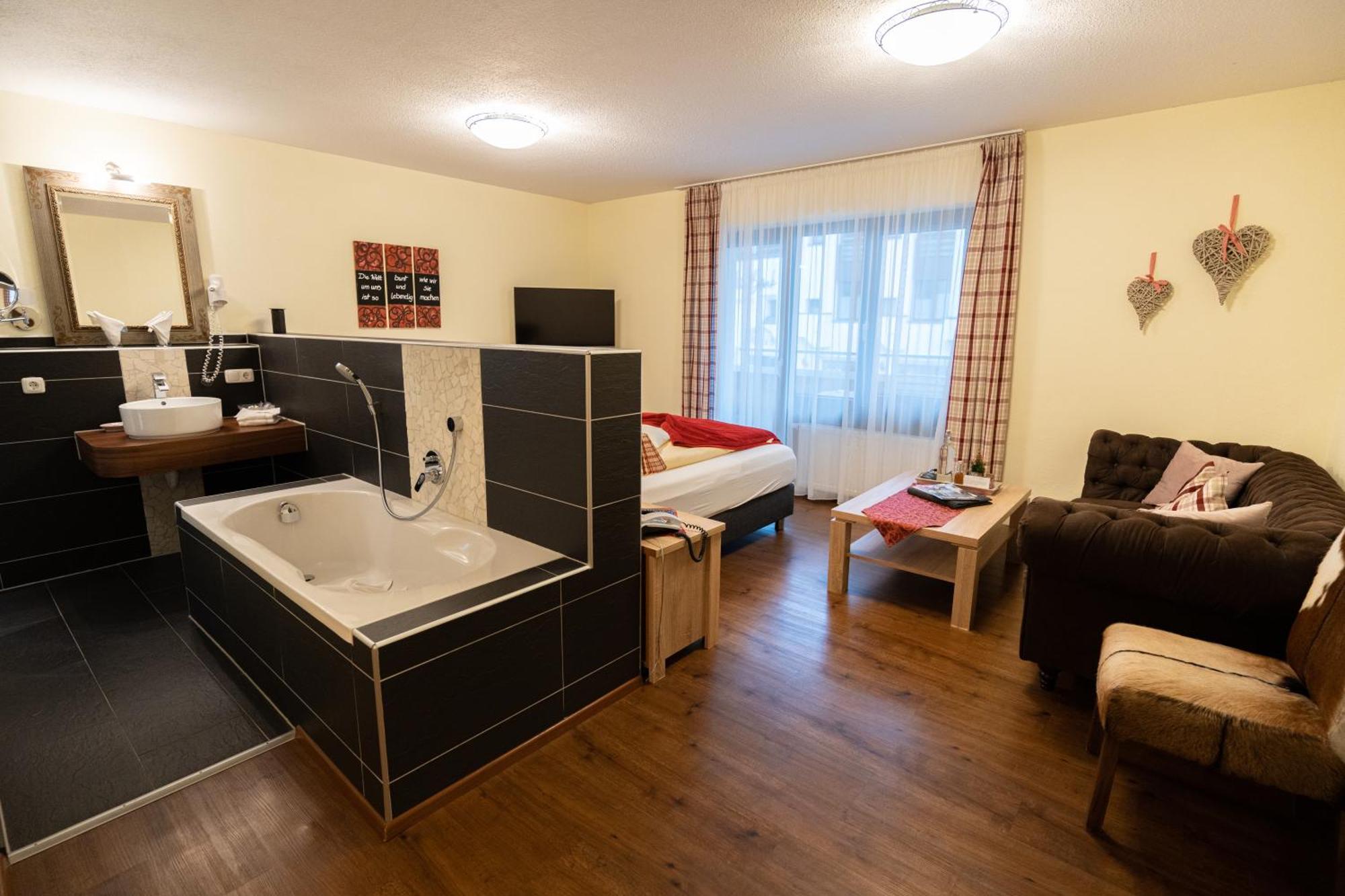 Haller'S Posthotel Riezlern Kültér fotó