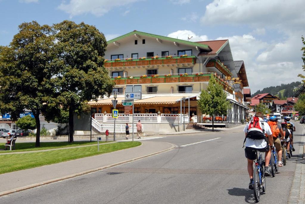 Haller'S Posthotel Riezlern Kültér fotó